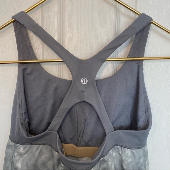 Lululemon Venus Tank Blazer Fossil / Fossil Material: Luxtreme, Swift size:6 - Picture 11 of 13
